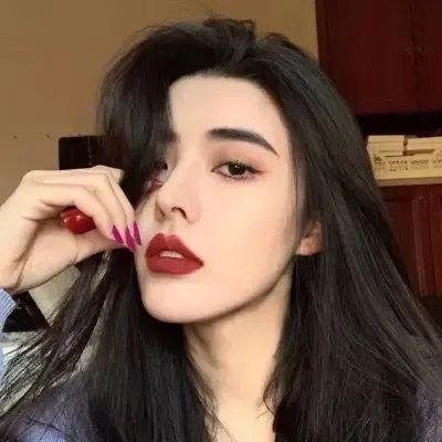 等爱的女神